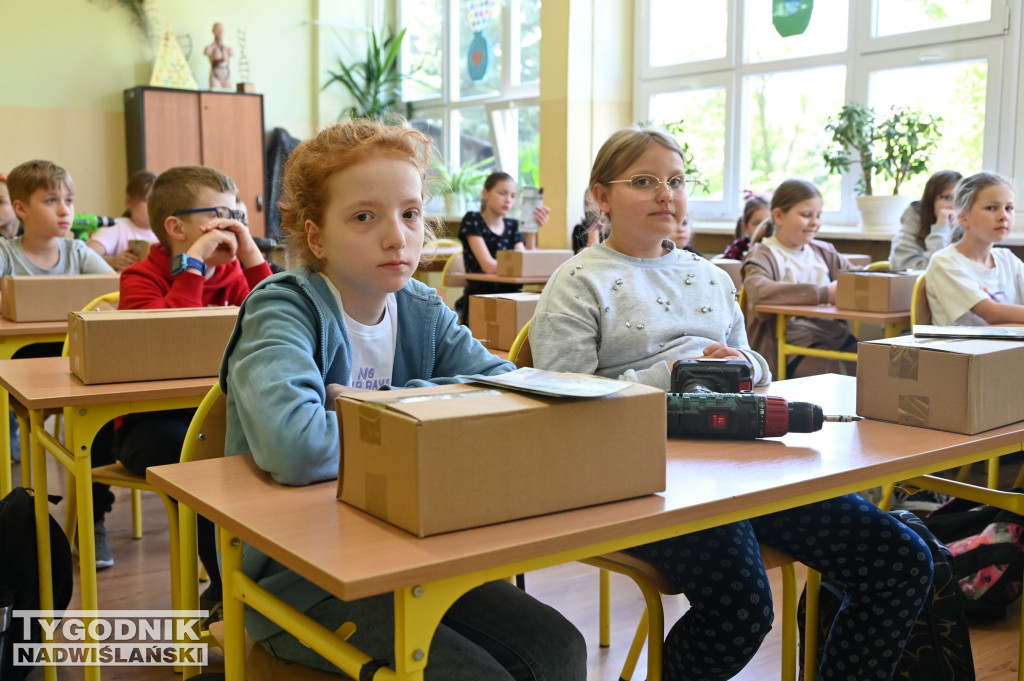 Warsztaty z budowania budek lęgowych dla uczniów