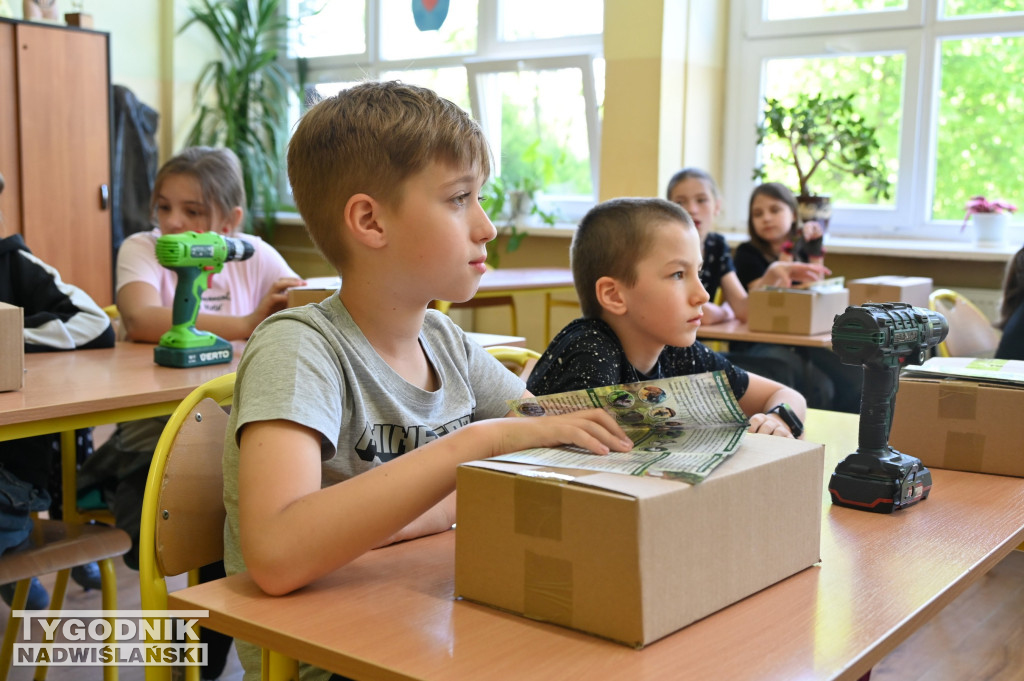 Warsztaty z budowania budek lęgowych dla uczniów