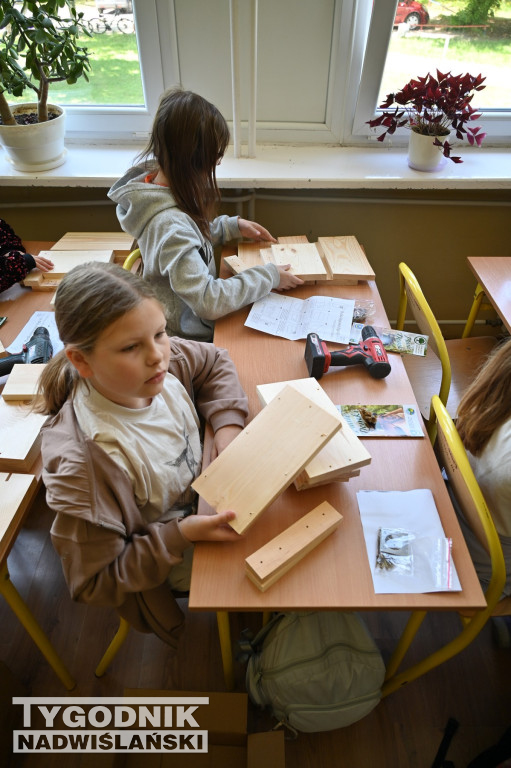 Warsztaty z budowania budek lęgowych dla uczniów