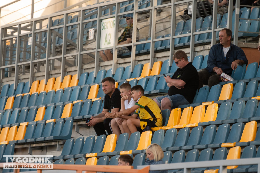 Zdjęcia z trybun mecz Siarka - Stal