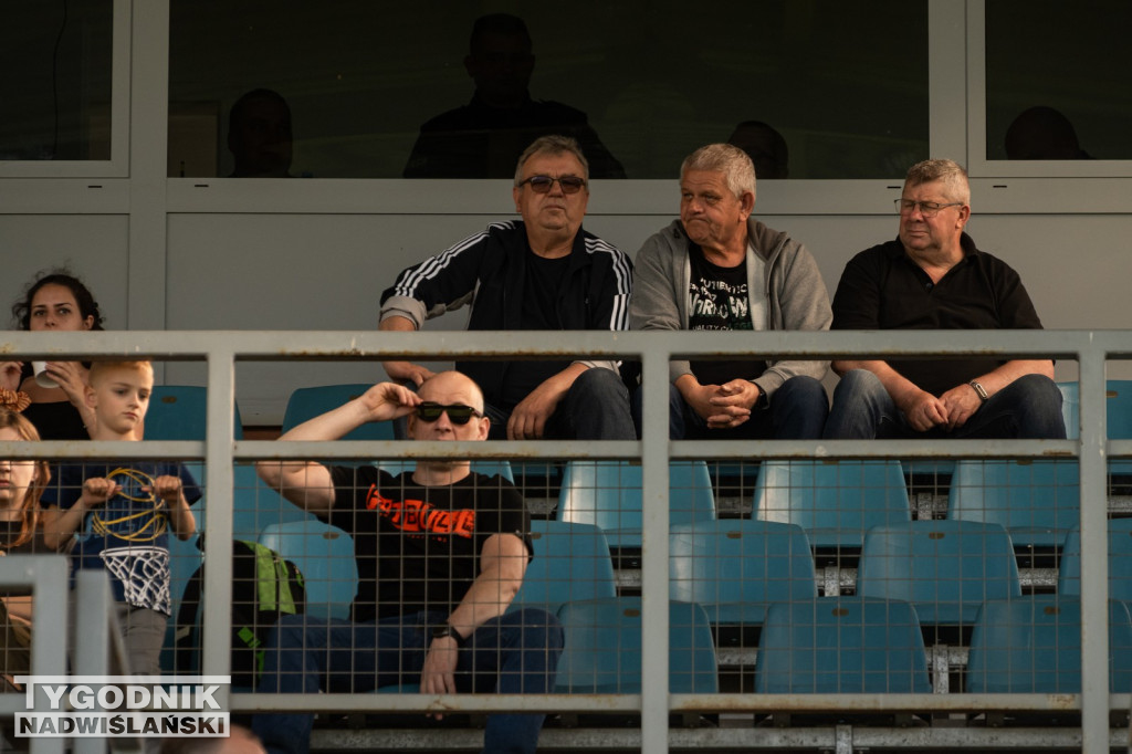 Zdjęcia z trybun mecz Siarka - Stal