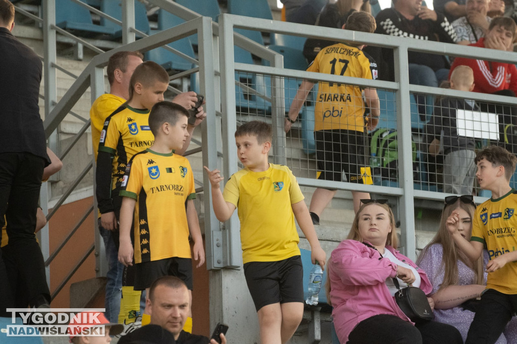 Zdjęcia z trybun mecz Siarka - Stal