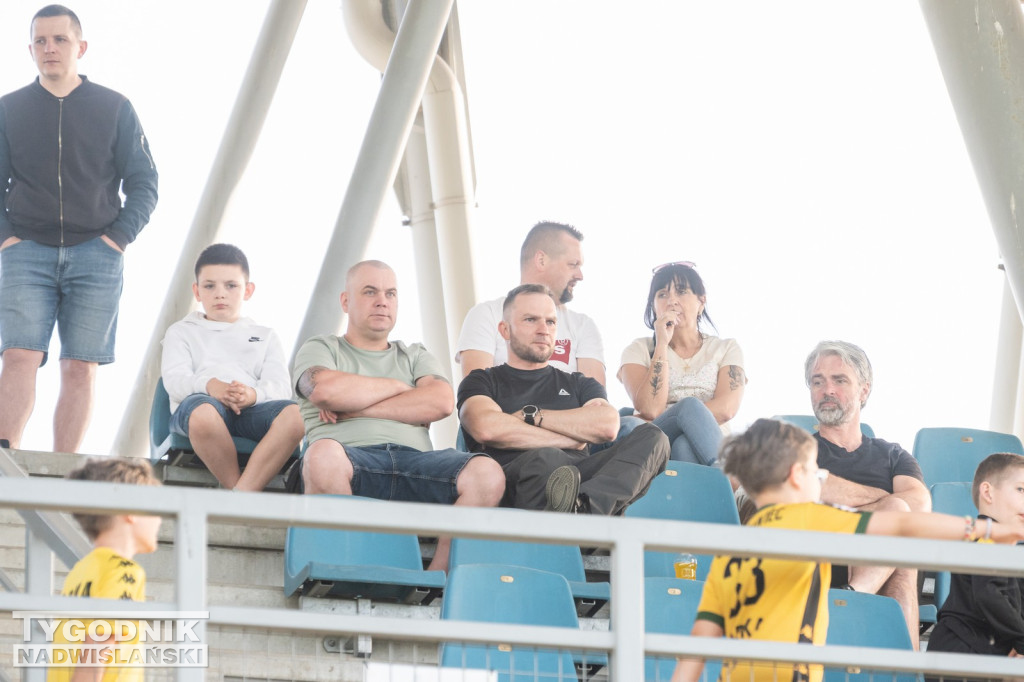 Zdjęcia z trybun mecz Siarka - Stal