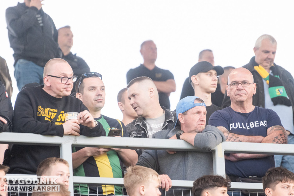 Zdjęcia z trybun mecz Siarka - Stal