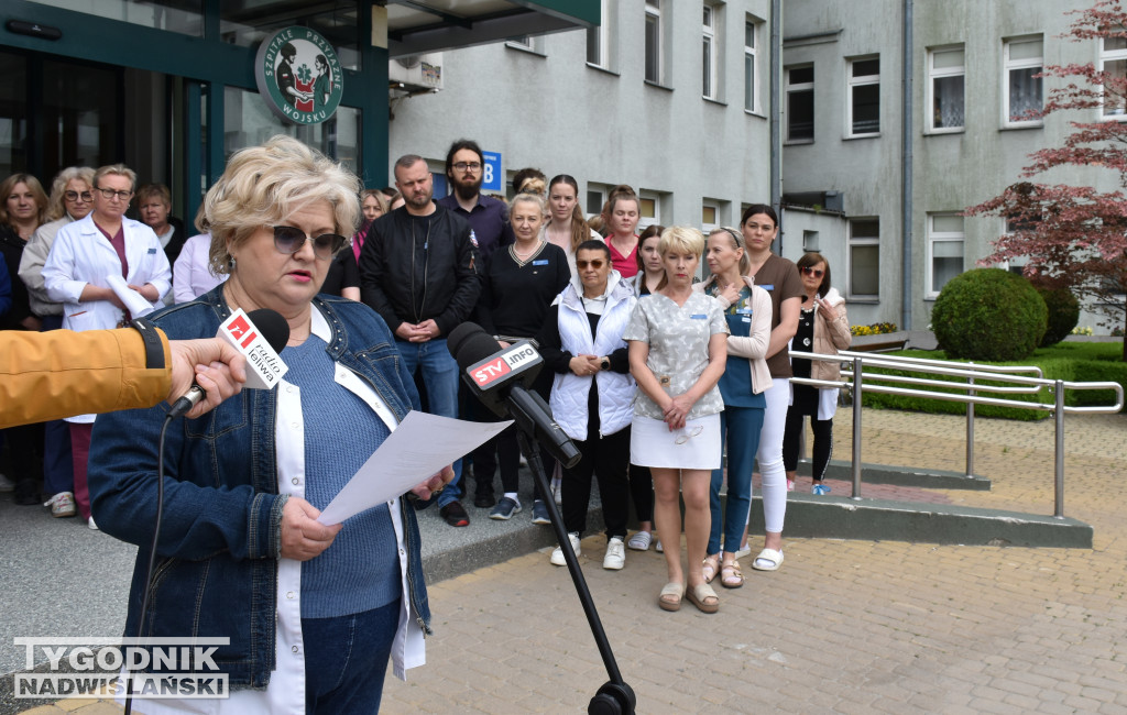 Manifestacja przed sandomierskim szpitalem