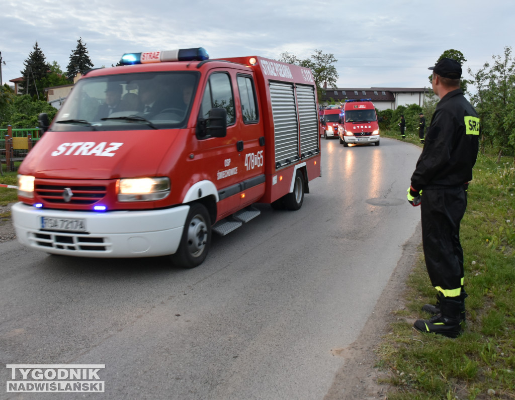 Powitanie wozu strażackiego w Zajeziorzu