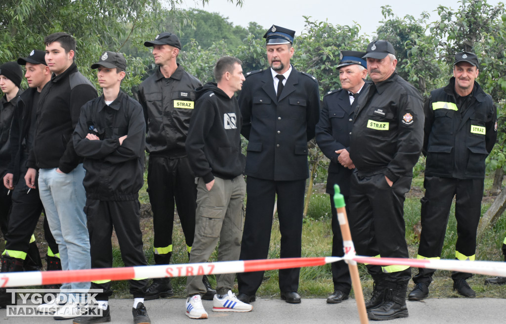 Powitanie wozu strażackiego w Zajeziorzu