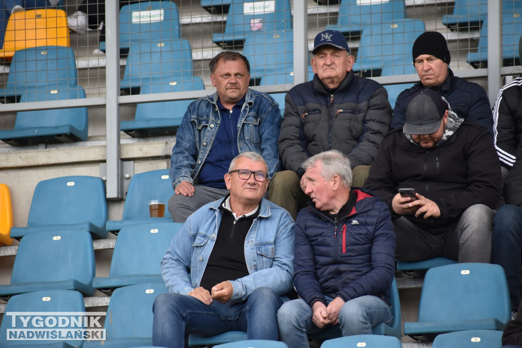 Zdjęcia z trybun z meczu Siarka - Wiślani