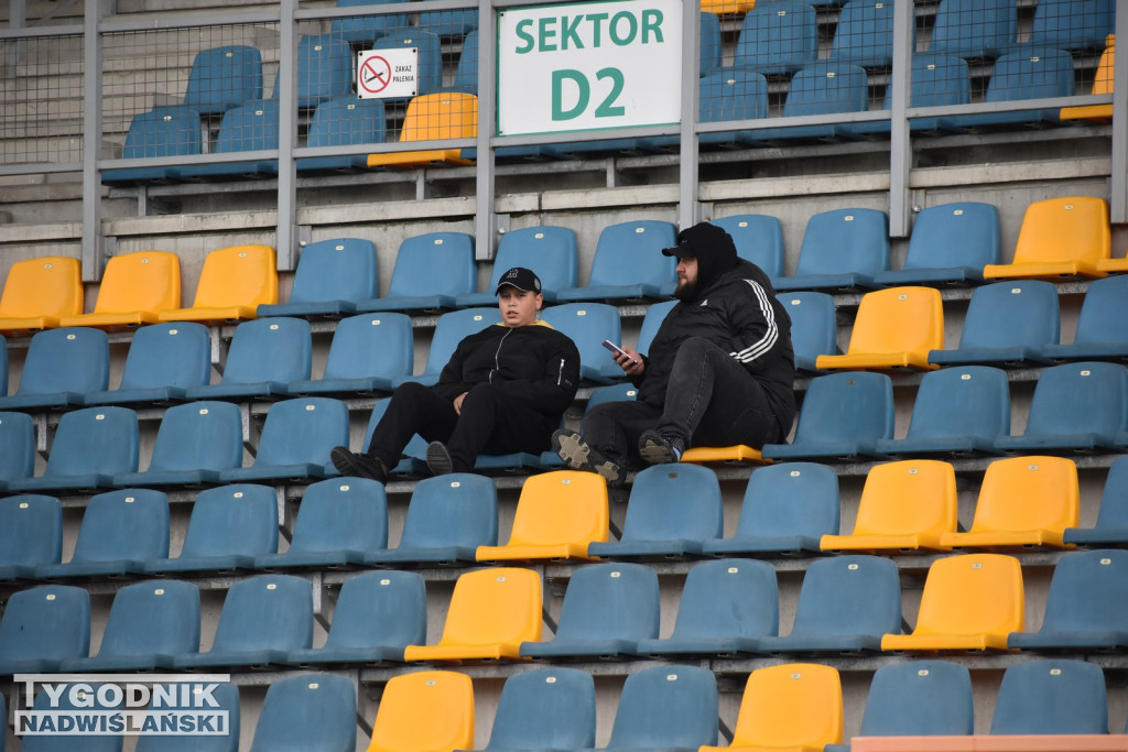 Zdjęcia z trybun z meczu Siarka - Wiślani
