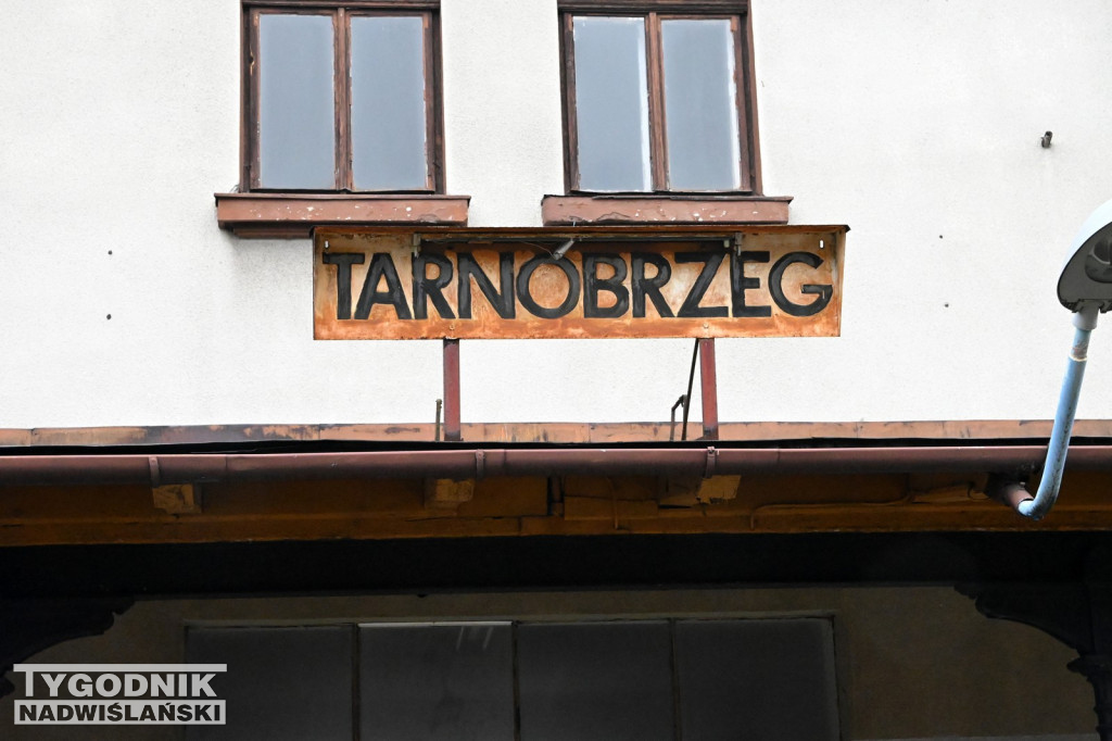 Nastolatek wpadł pod pociąg w Tarnobrzegu