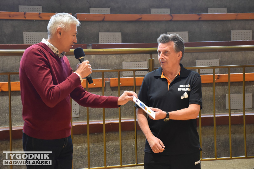 Turniej badmintona w Nowej Dębie