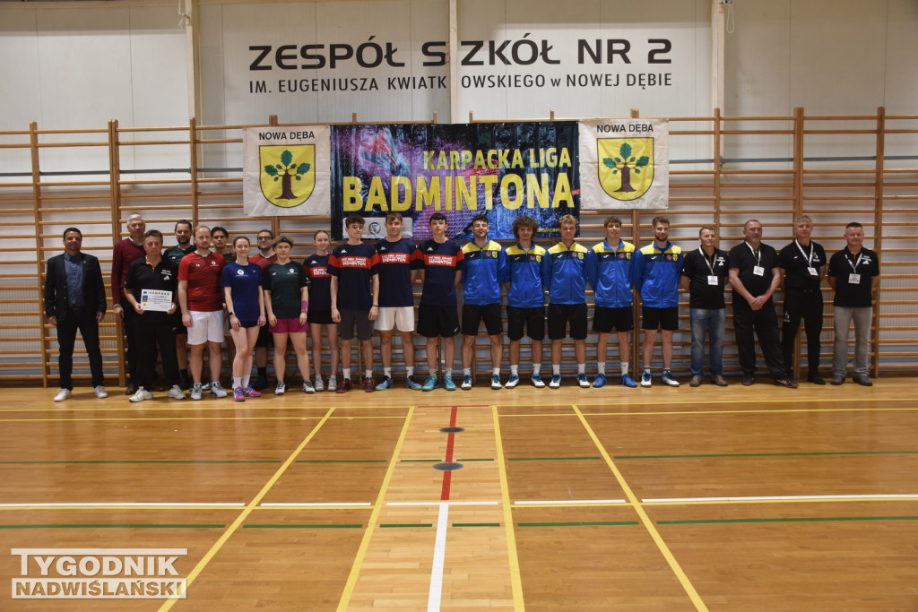 Turniej badmintona w Nowej Dębie