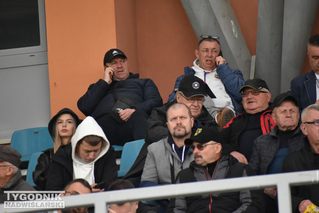 Zdjęcia z trybun z meczu Siarka - Star