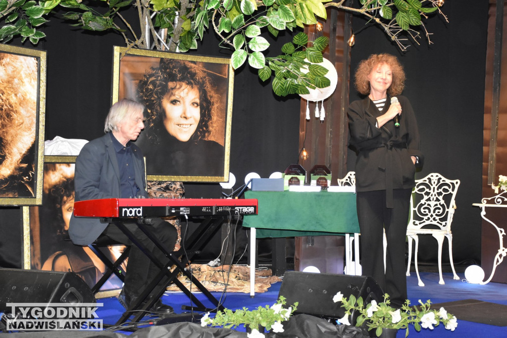 Wręczenie nagród lauratom Open Festival Klimontów
