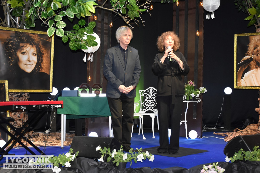 Wręczenie nagród lauratom Open Festival Klimontów