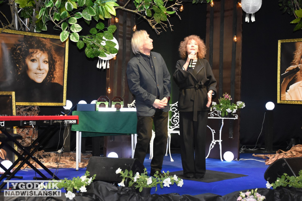 Wręczenie nagród lauratom Open Festival Klimontów