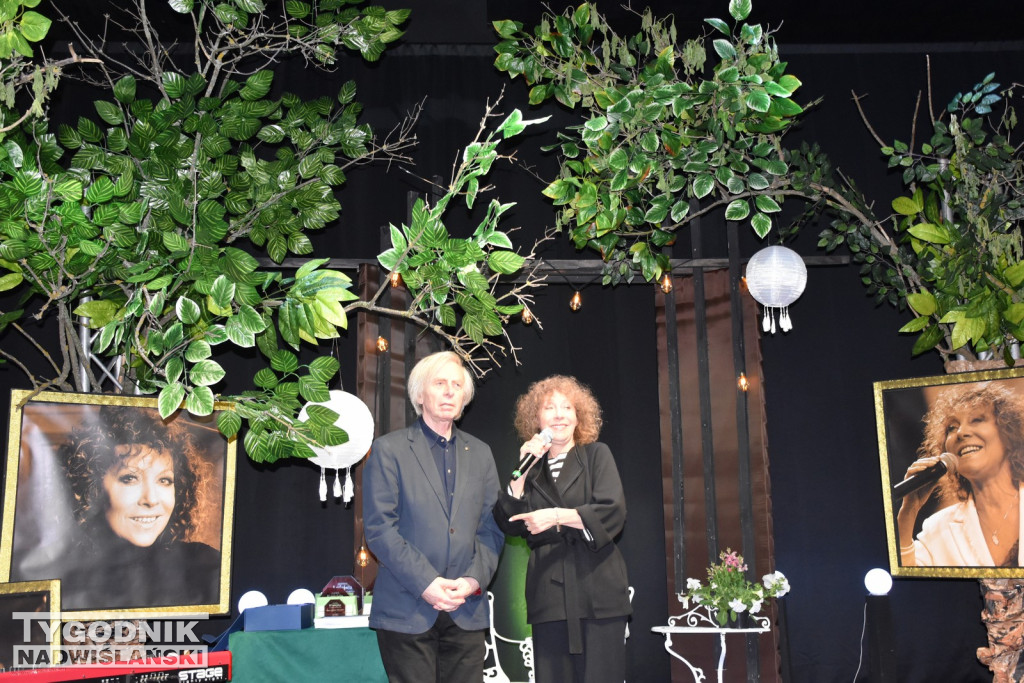 Wręczenie nagród lauratom Open Festival Klimontów
