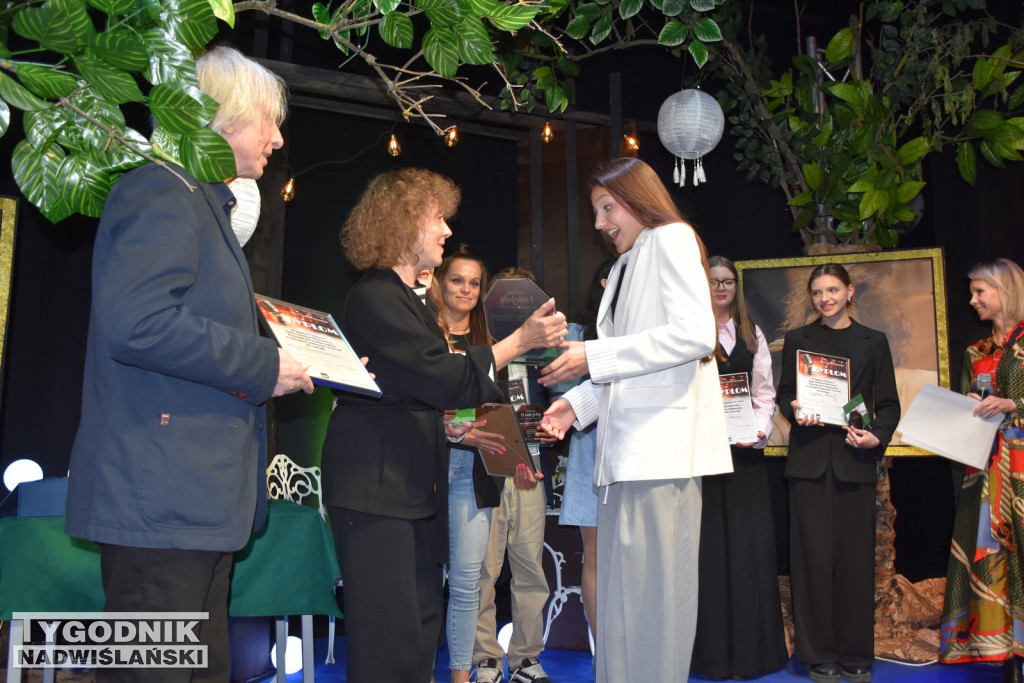 Wręczenie nagród lauratom Open Festival Klimontów