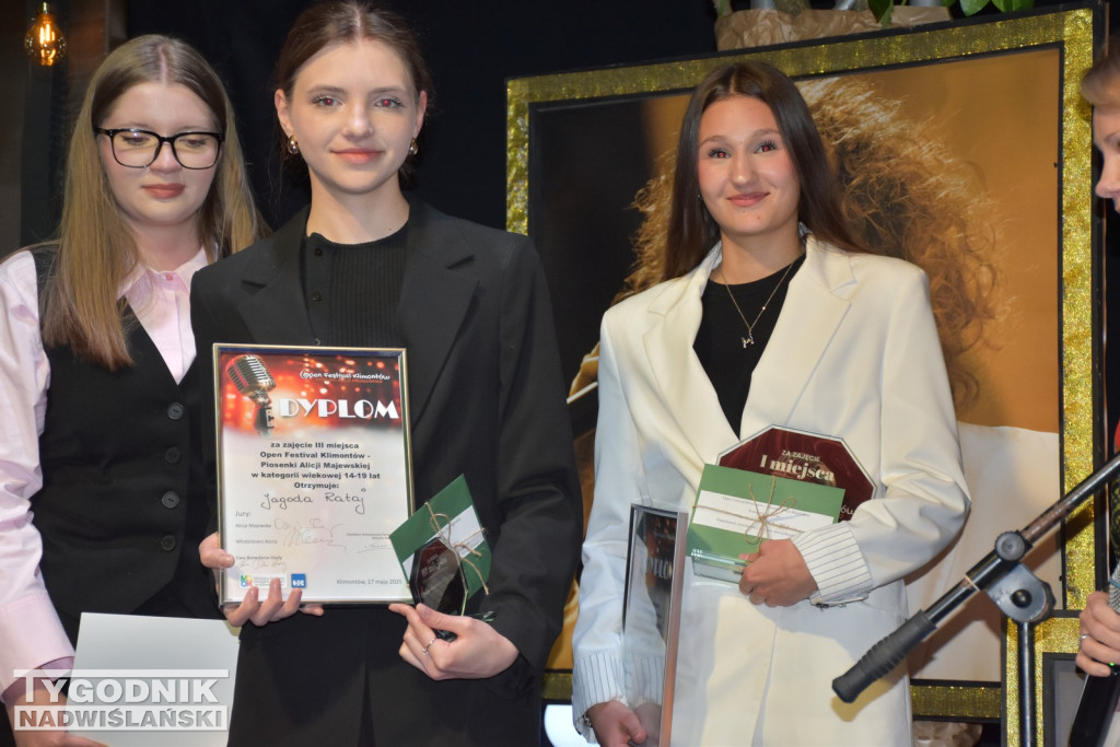 Wręczenie nagród lauratom Open Festival Klimontów