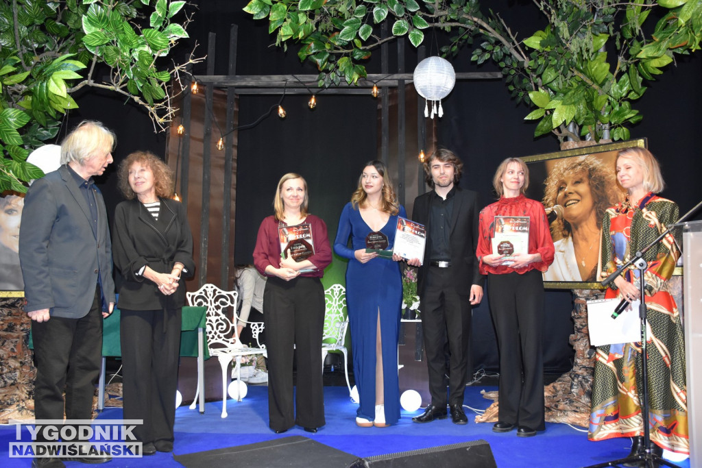 Wręczenie nagród lauratom Open Festival Klimontów
