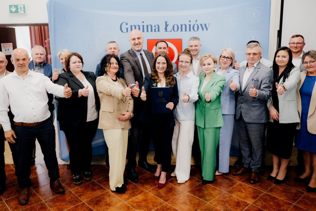 Podpisanie umowy w Łoniowie