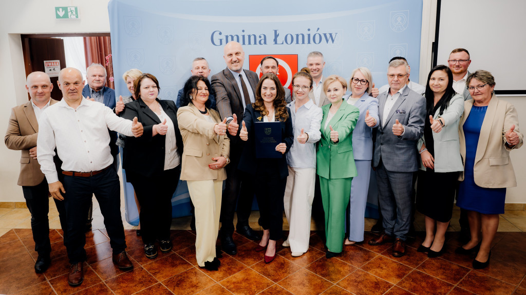 Podpisanie umowy w Łoniowie