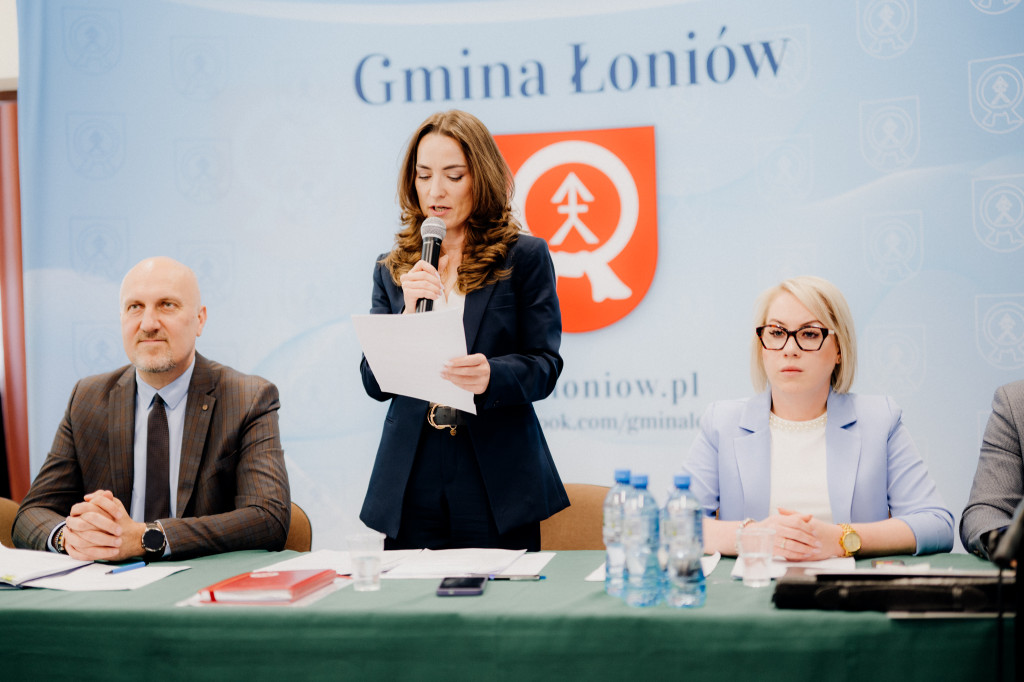 Podpisanie umowy w Łoniowie