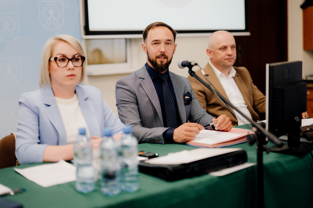 Podpisanie umowy w Łoniowie