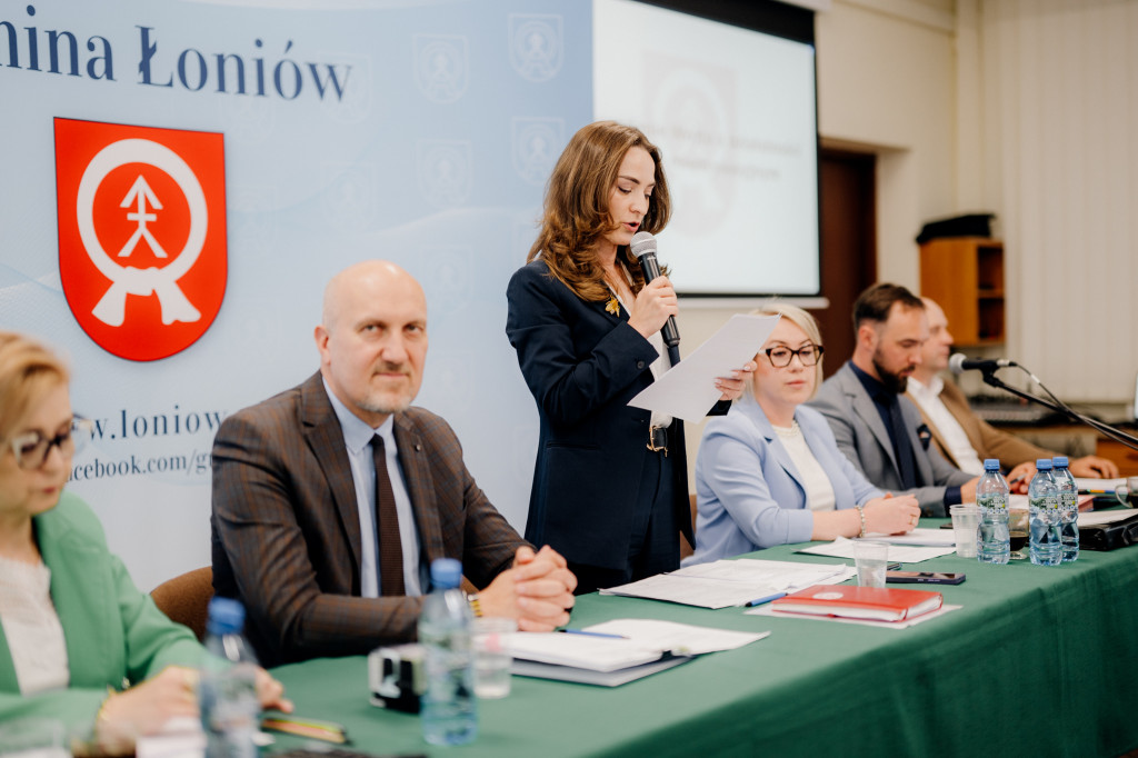 Podpisanie umowy w Łoniowie