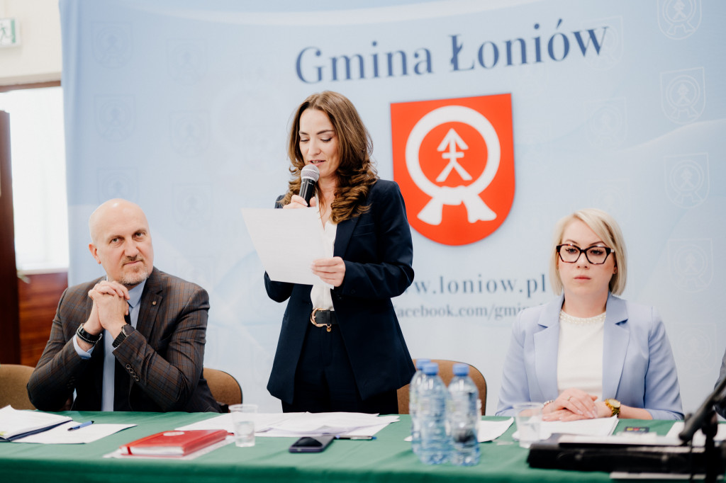 Podpisanie umowy w Łoniowie