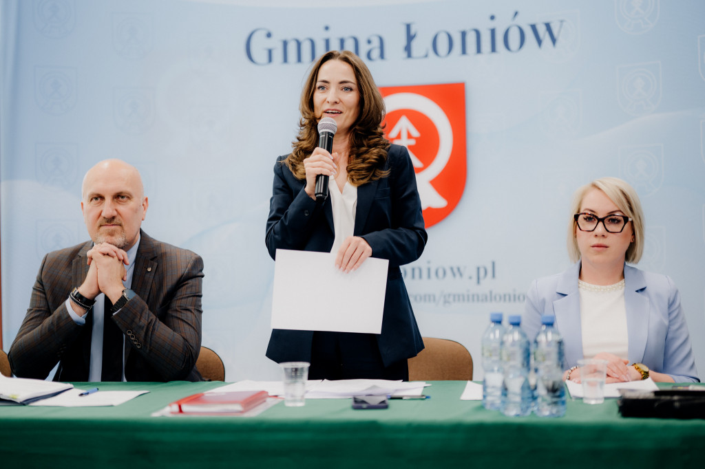 Podpisanie umowy w Łoniowie