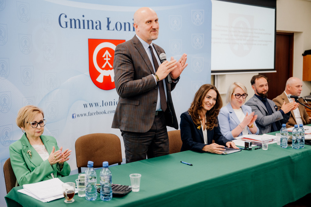 Podpisanie umowy w Łoniowie