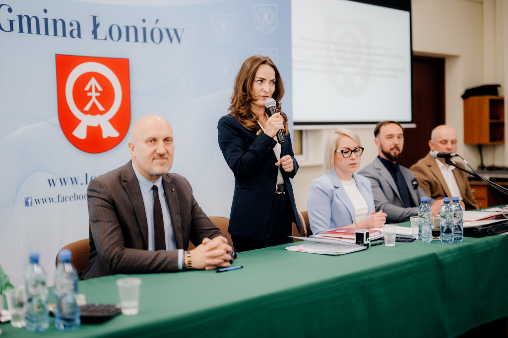 Podpisanie umowy w Łoniowie