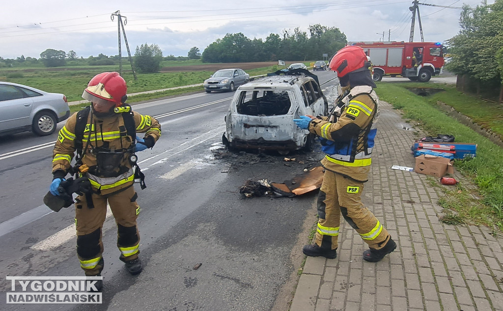 Pożar auta w Stalach