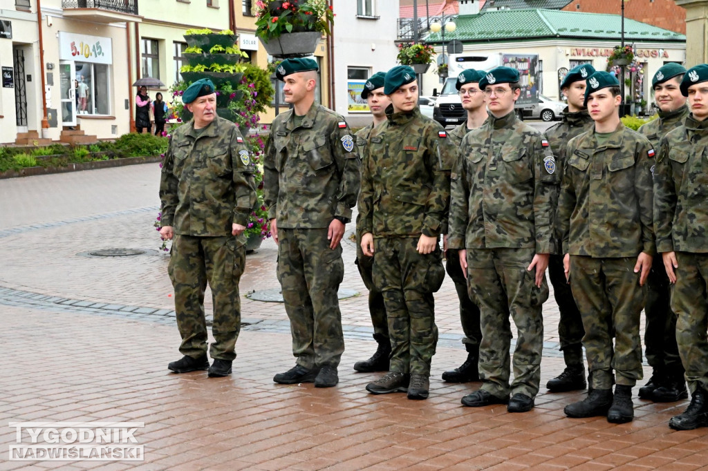 Strzelcy i żołnierze wyruszyli. Marsz Konary 2025