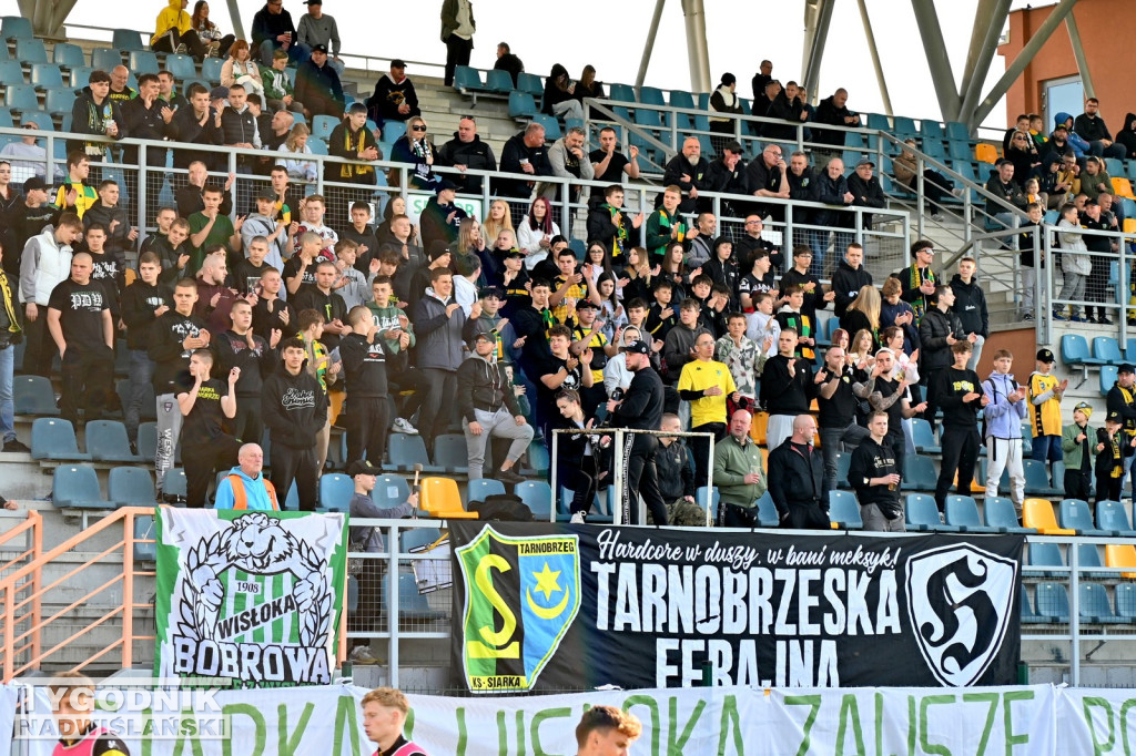 Zdjęcia kibiców mecz Siarka - Wisłoka