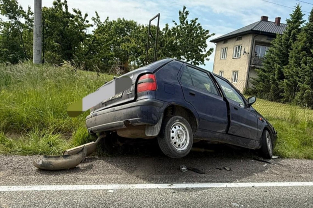 Wypadek na DK79 w Łukawie