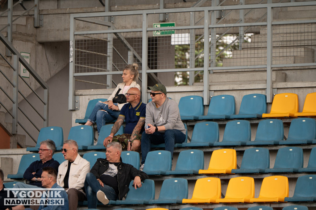 Zdjęcia z trybun mecz Siarka - KS Wiązownica