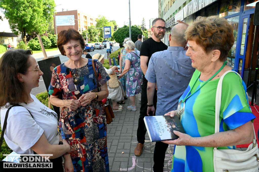 Obrazy Ryszarda Mrozowskiego w Witrynie Sztuki