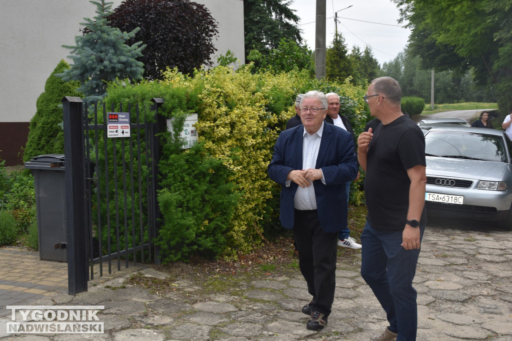 Minister Cz. Siekierski u poszkodowanych rolników
