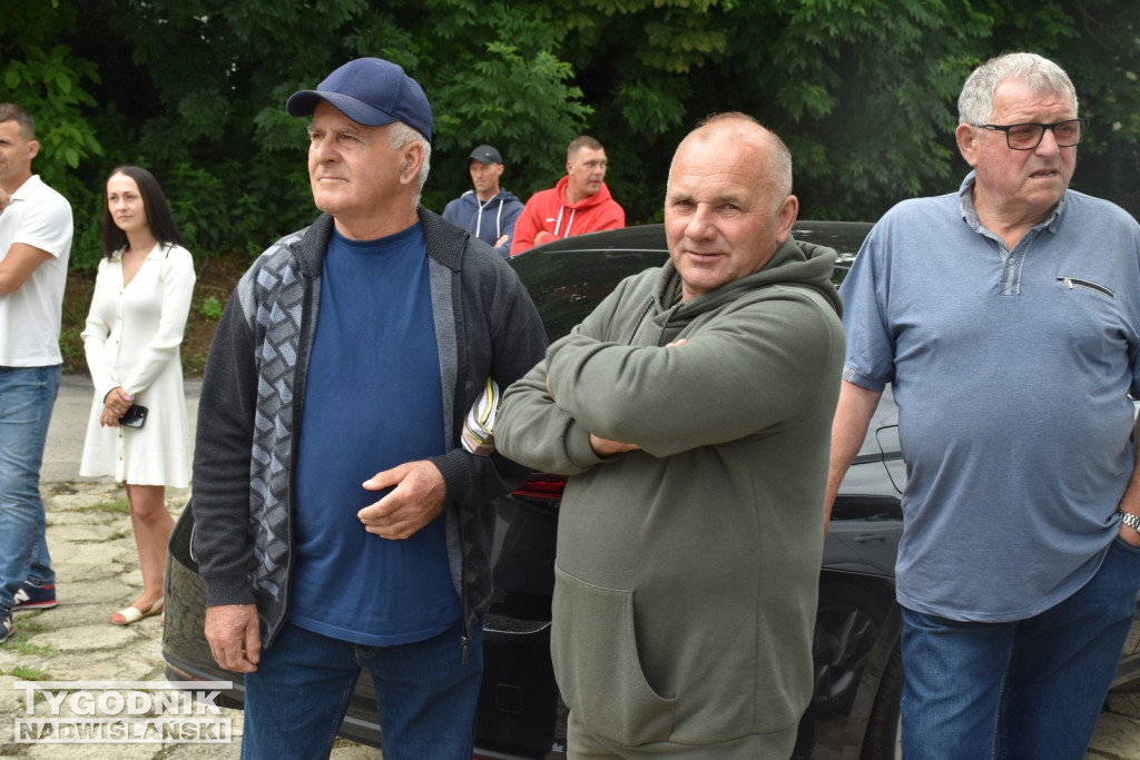 Minister Cz. Siekierski u poszkodowanych rolników