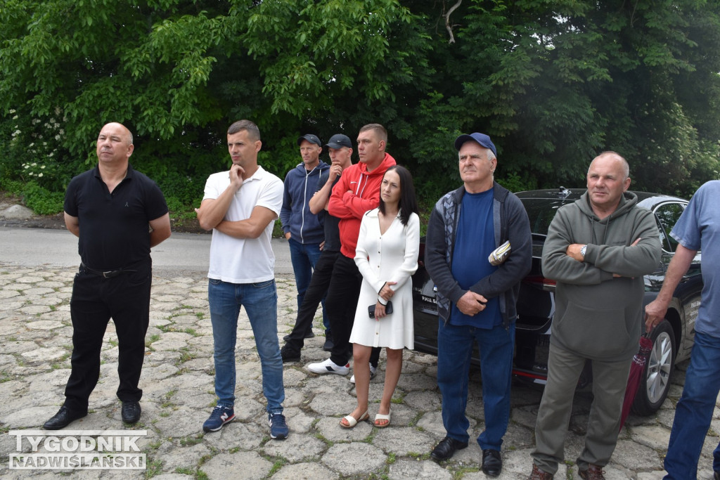 Minister Cz. Siekierski u poszkodowanych rolników