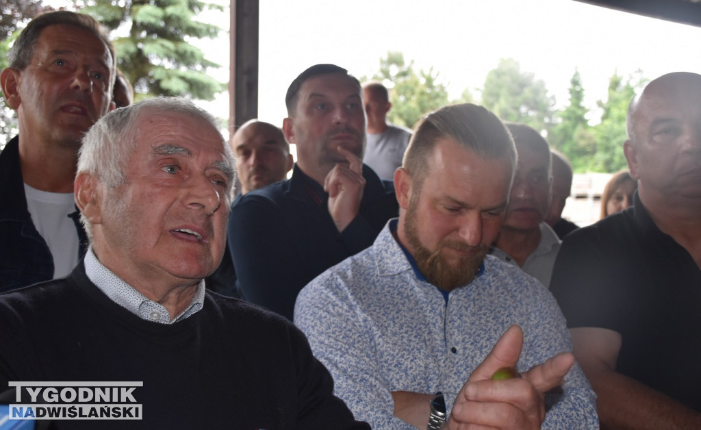 Minister Cz. Siekierski u poszkodowanych rolników
