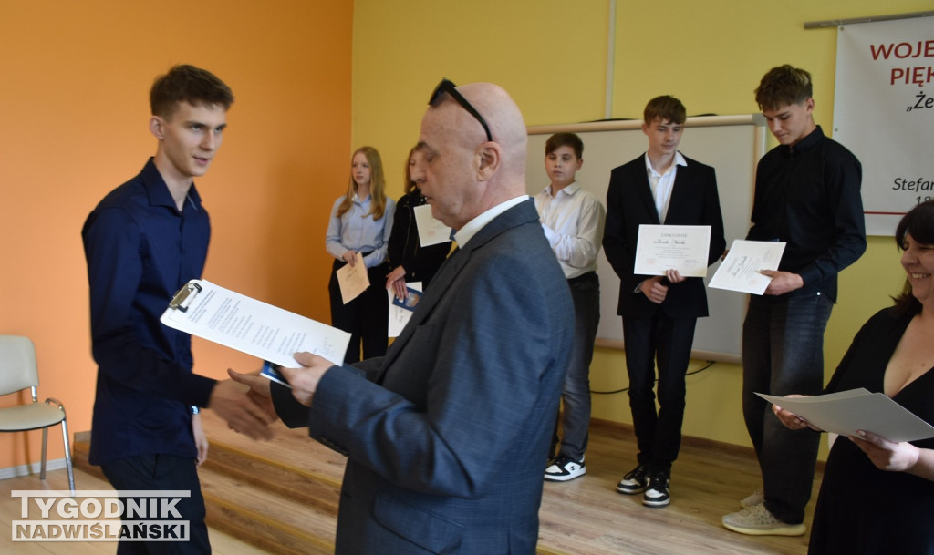 Finaliści Wojewódzkiego Konkursu Pięknego Czytania