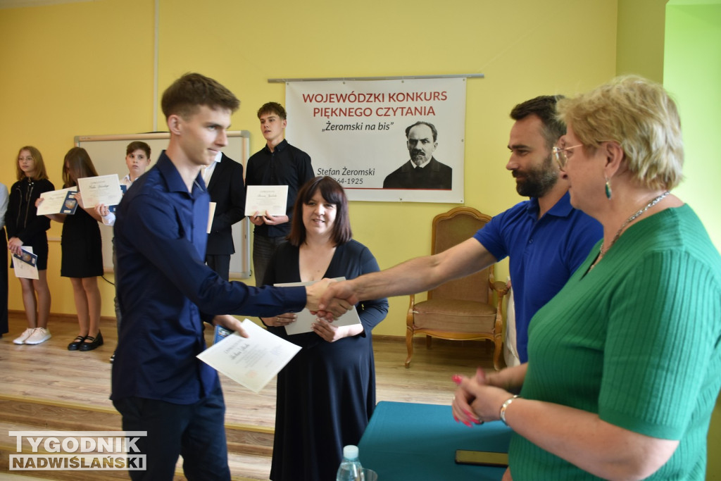 Finaliści Wojewódzkiego Konkursu Pięknego Czytania