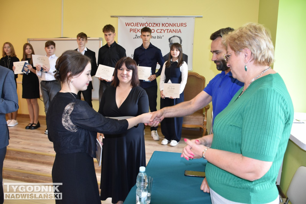 Finaliści Wojewódzkiego Konkursu Pięknego Czytania