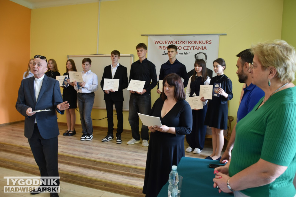 Finaliści Wojewódzkiego Konkursu Pięknego Czytania