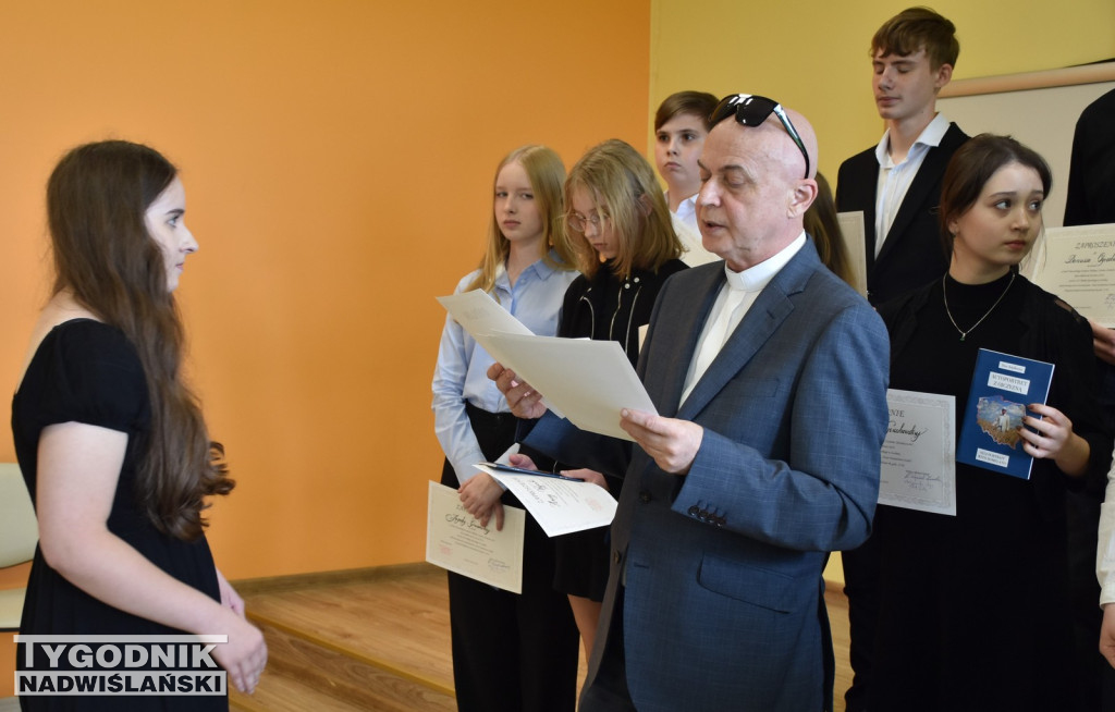Finaliści Wojewódzkiego Konkursu Pięknego Czytania