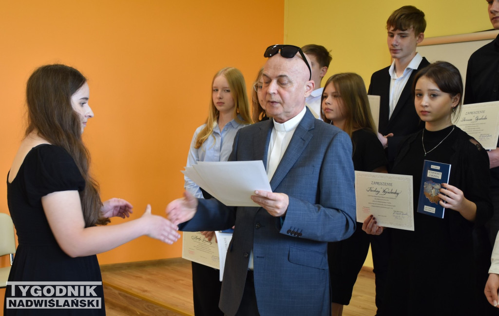 Finaliści Wojewódzkiego Konkursu Pięknego Czytania