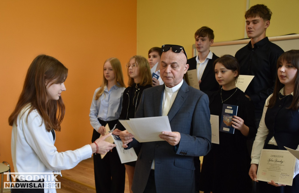 Finaliści Wojewódzkiego Konkursu Pięknego Czytania